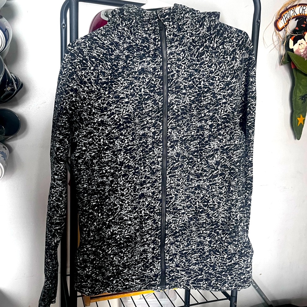 Lululemon Scuba Hoodie IV
Iced Wave White Black / Black